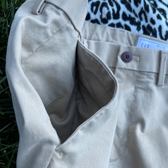 ๐ GAP; Classic Khaki Casual Pants SLIM Waist 32โand Inseam is 32.โ Nice Shape! - Picture 7 of 7